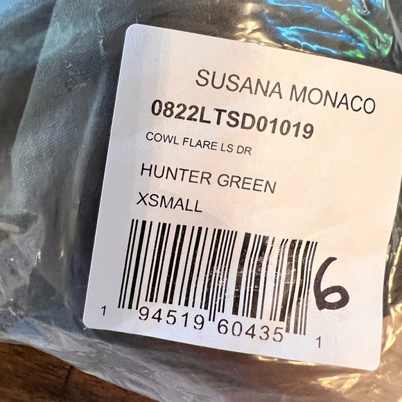 NWT Susana Monaco round neck flare sleeve Sheath dress - Picture 4 of 4